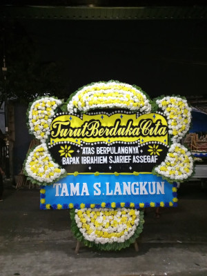 Papan Bunga Duka di Utan Panjang